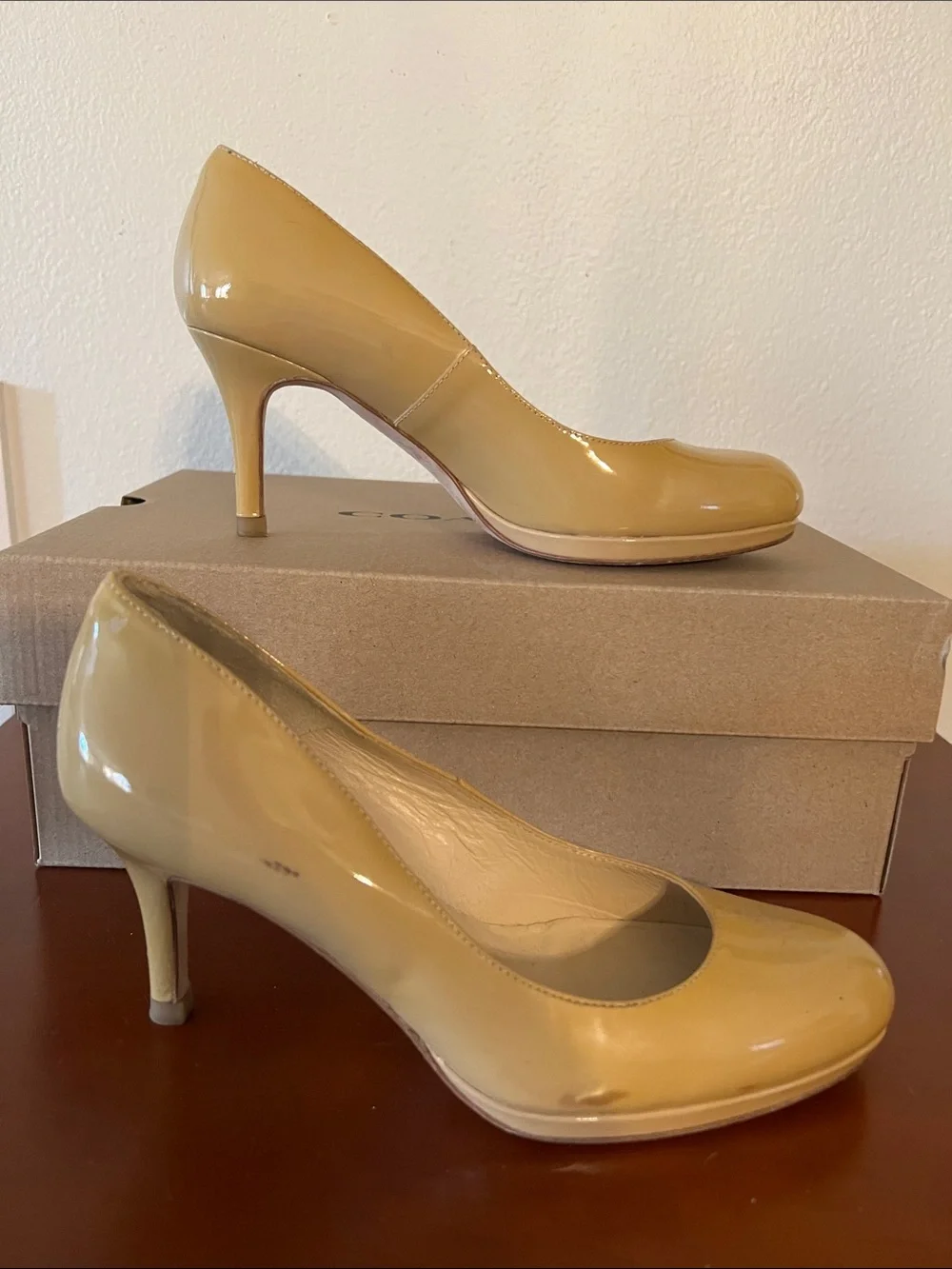 LK Bennett Patent Leather Mid-Heel Pumps in Beige. Size 36